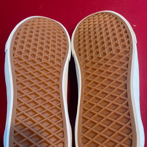 Women’s size 7 vans - Picture 3 of 5
